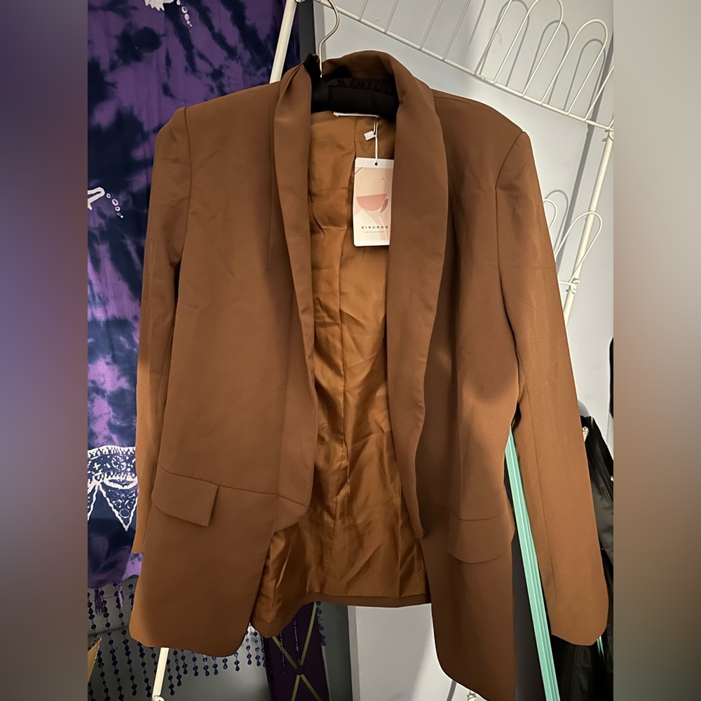 Brand new with tags small brown blazer!